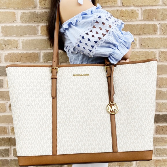 SALE‼️‼️Michael Kors XL Travel Tote MK Vanilla - Picture 2 of 3